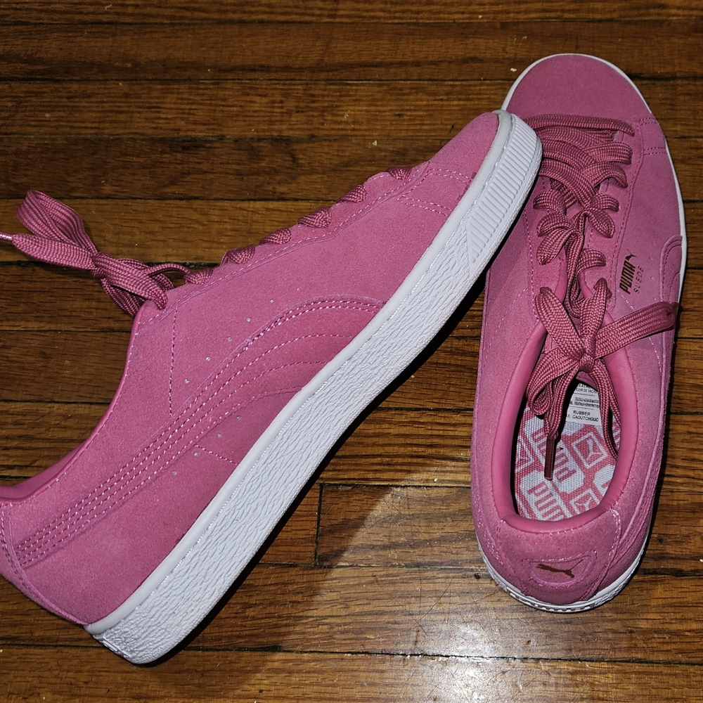 Puma Women's Pink Sneakers